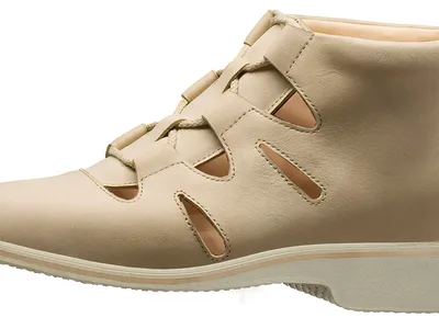 Beige orthopädische Sandale